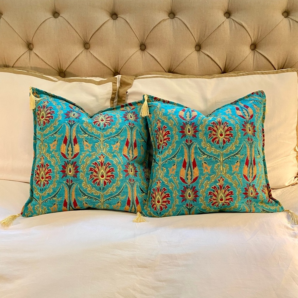 NWOT Pair of pillow covers